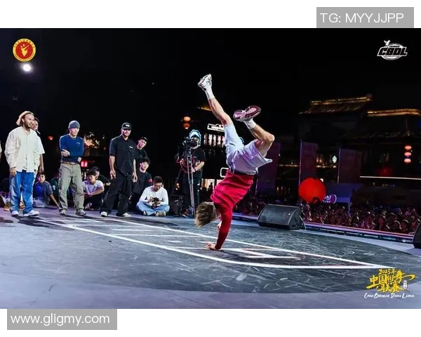 街舞盛宴：深入解析南京街舞队的独特战术与风格