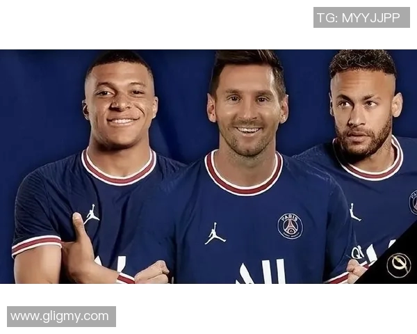 足球明星与女星同框瞬间揭秘魅力背后的故事与友谊