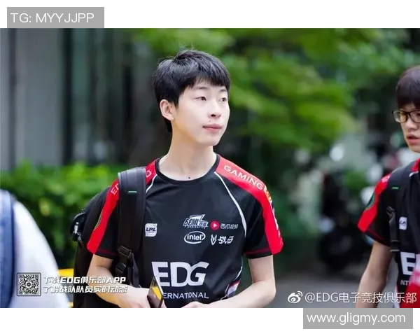 足球明星谭飞明的传奇人生与赛场背后的故事揭秘